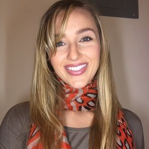 Meet your Posher, Holly